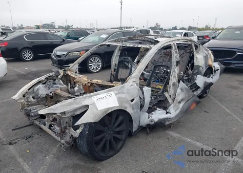 2020 Tesla Model 3 Performance Dual Motor All-Wheel Drive z USA, uszkodzony, nr VIN 5YJ3E1EC6LF625029